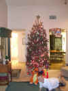 Christmas2K4-Tree-03.JPG (75010 bytes)
